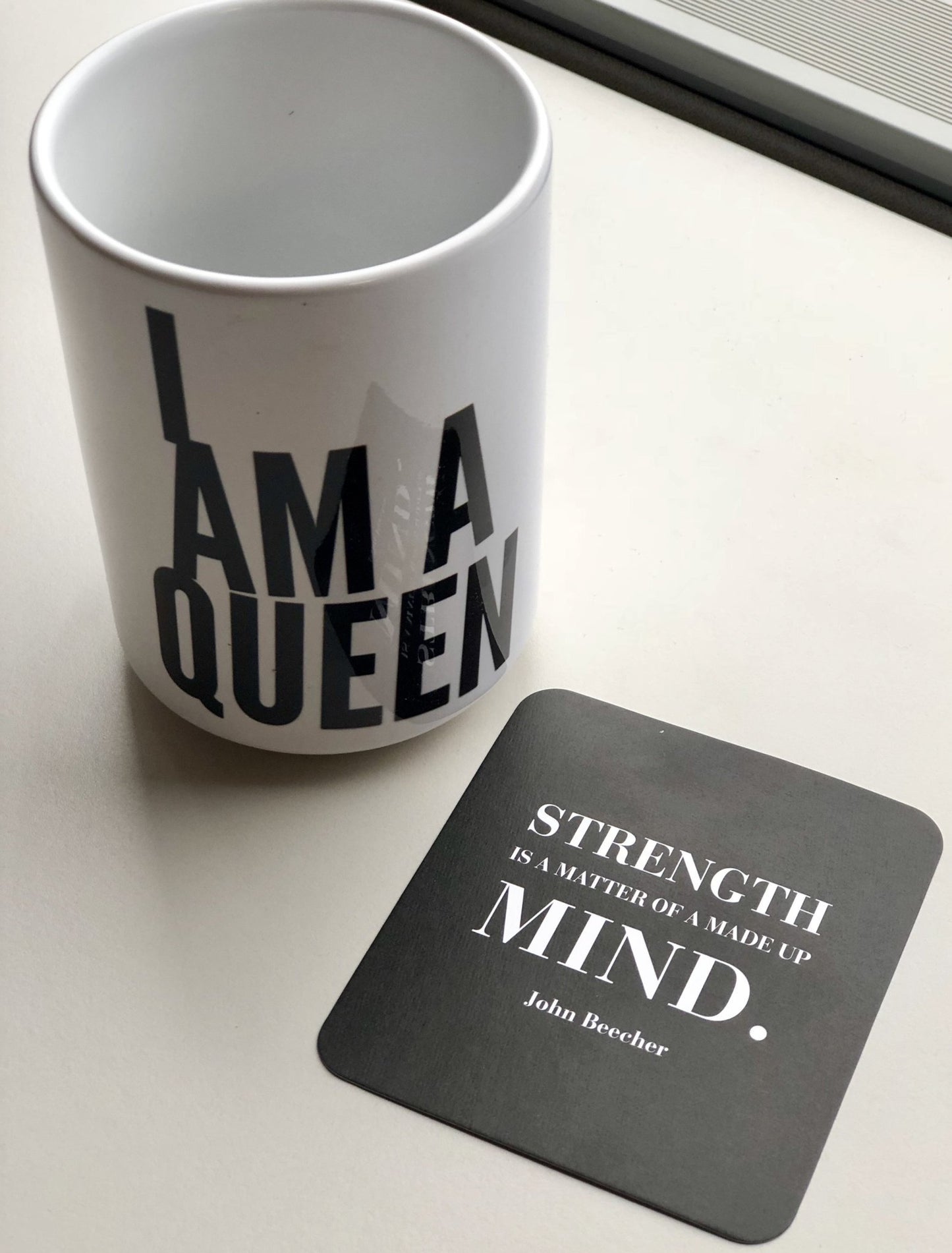 I am a Queen (bold) Mug - Chocolate Ancestor